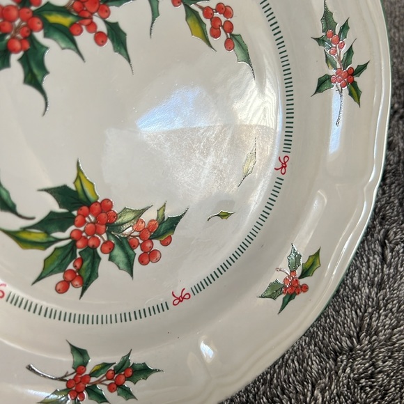 TABLETOPS UNLIMITED HOLLY BERRY PLATE - SALAD, DESERTS OR APPETIZERS - Picture 6 of 10